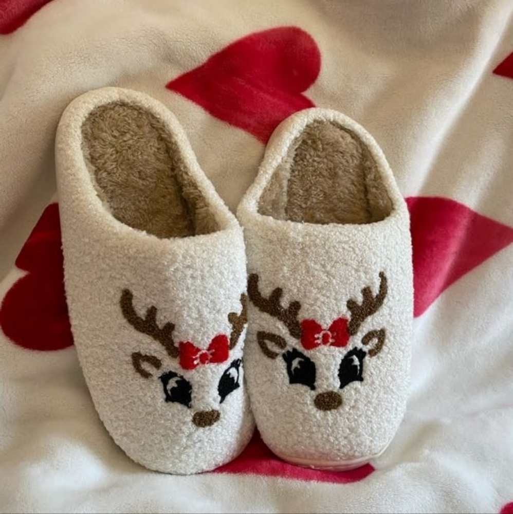 Reindeer Face Sherpa slippers